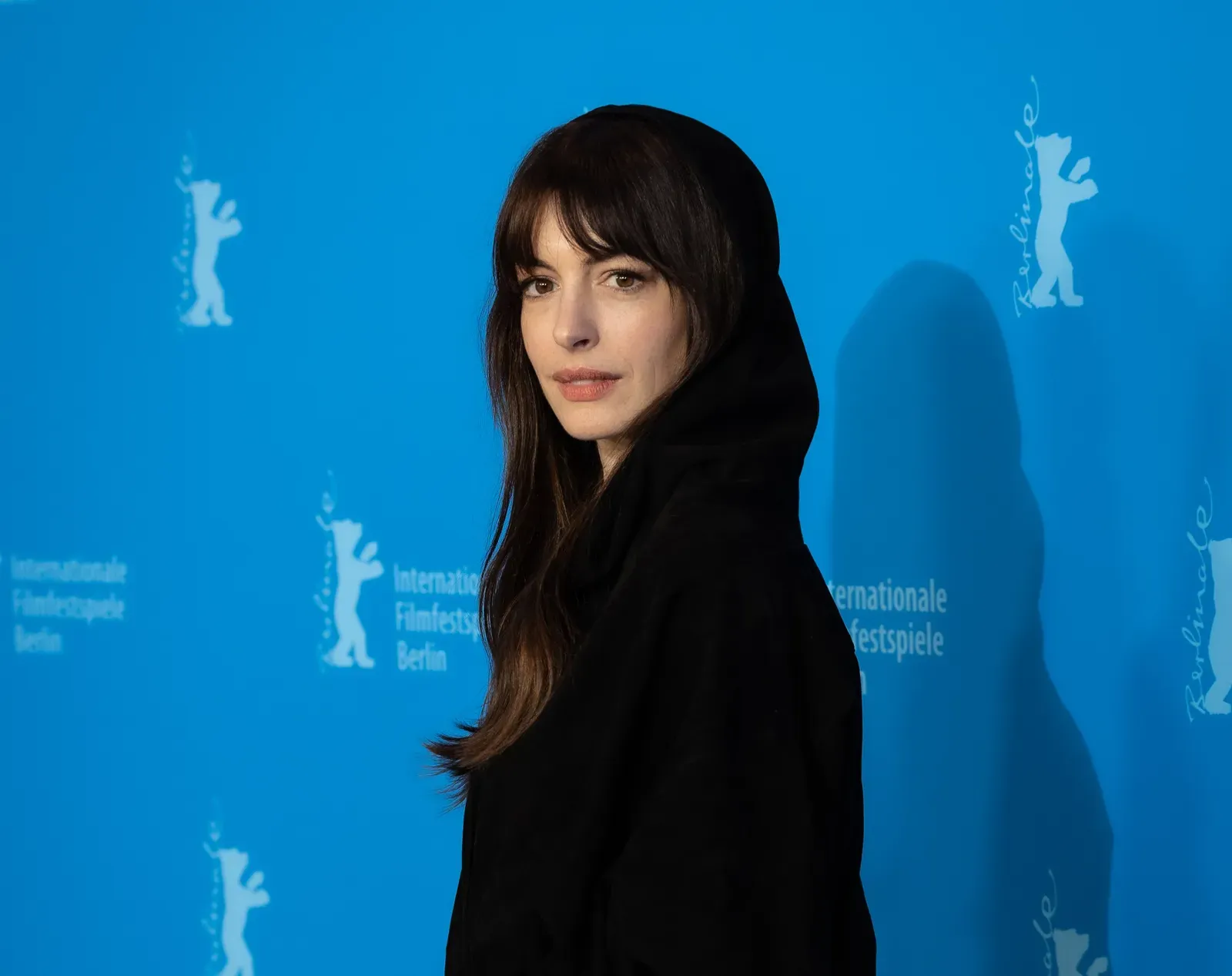 Anne Hathaway: Too Eager or Simply Excellent? (Image Credits: Wikimedia)