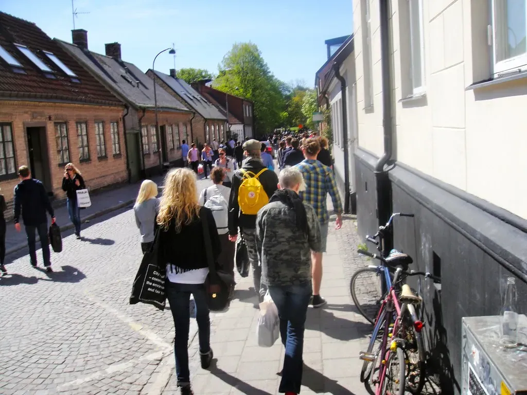 9. Have a Group Emergency Plan Before You Arrive (Image Credits: Flickr)