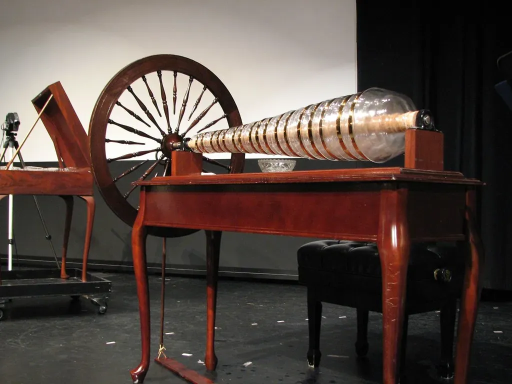 Glass Armonica Mesmerizes With Crystalline Tones (Image Credits: Flickr)