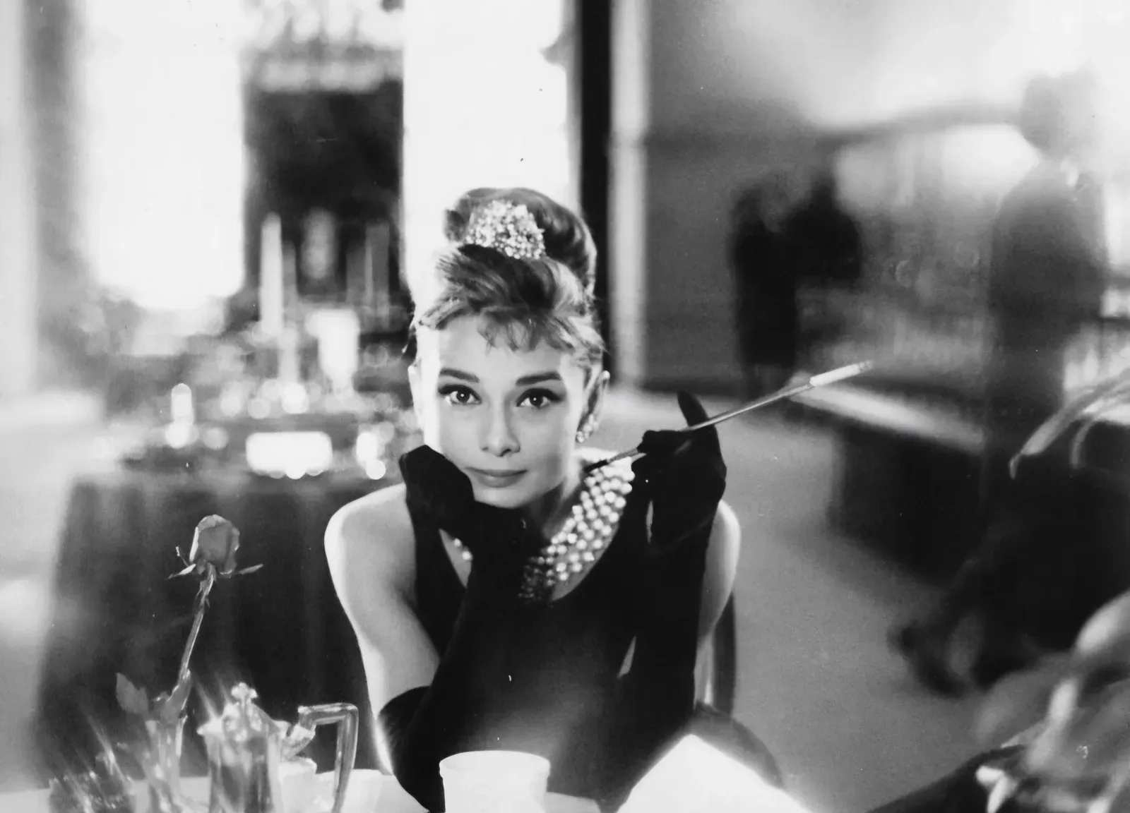 Breakfast at Tiffany's (1961): Robert McGinnis Draws Holly Golightly (Image Credits: Wikimedia)