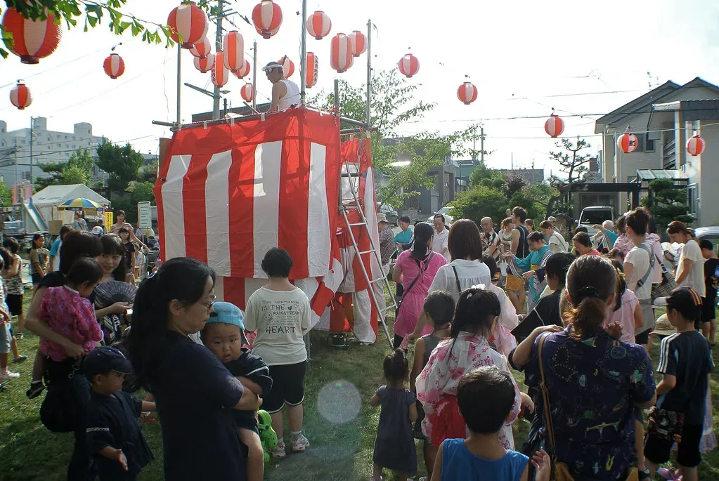 Local Identity Strengthened Through Regional Festivals (Image Credits: Flickr)