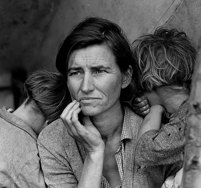1. "Migrant Mother" by Dorothea Lange (1936): The Woman Who Never Agreed to Be Famous (Image Credits: Flickr)