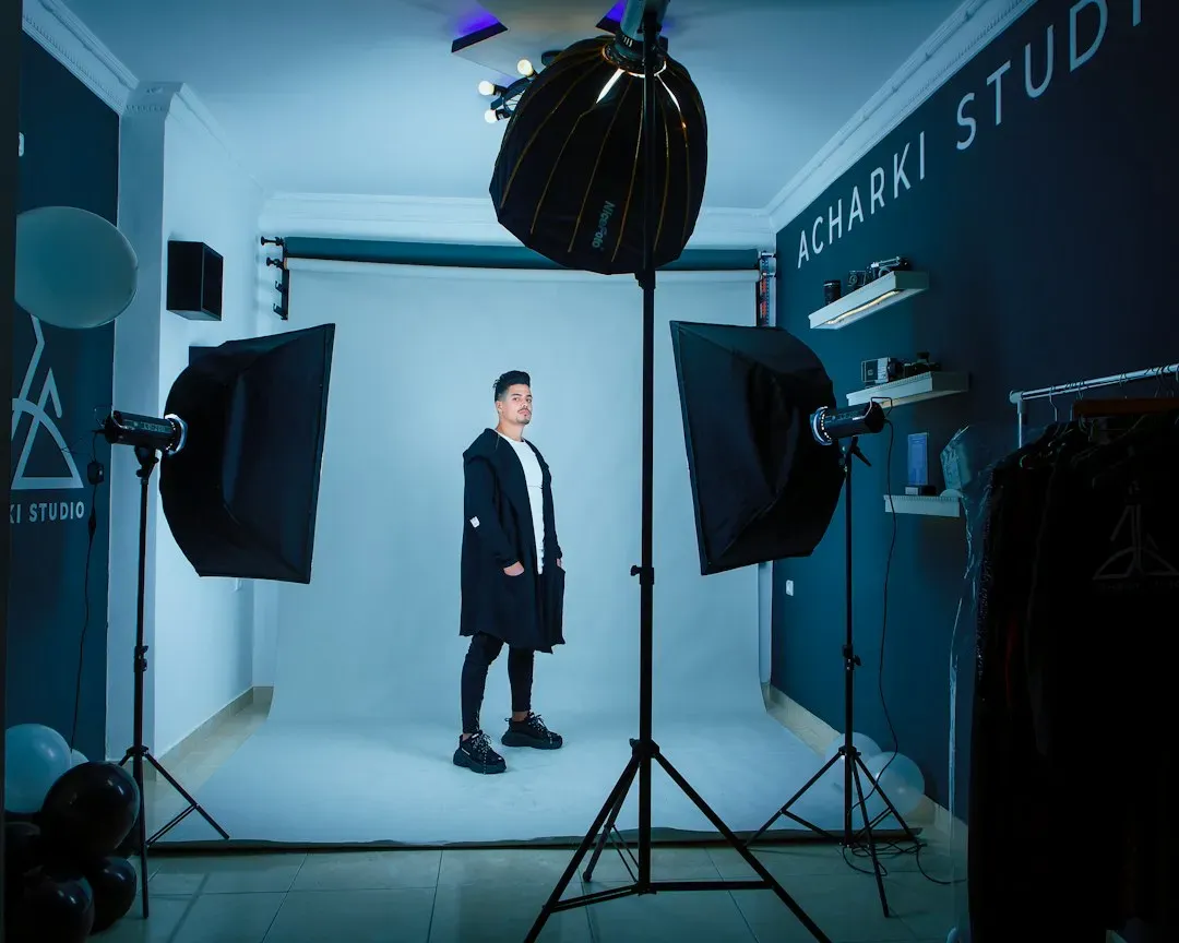 Cleopatra and the Studio That Nearly Fell (Image Credits: Unsplash)