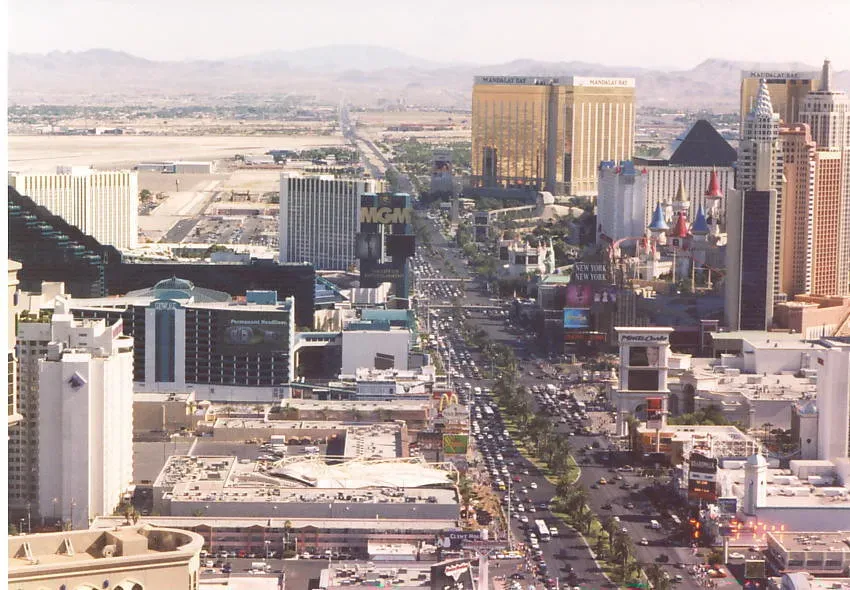 Know When the Strip Itself Offers Genuine Value (DanTheWebmaster, Flickr, CC BY-SA 2.0)