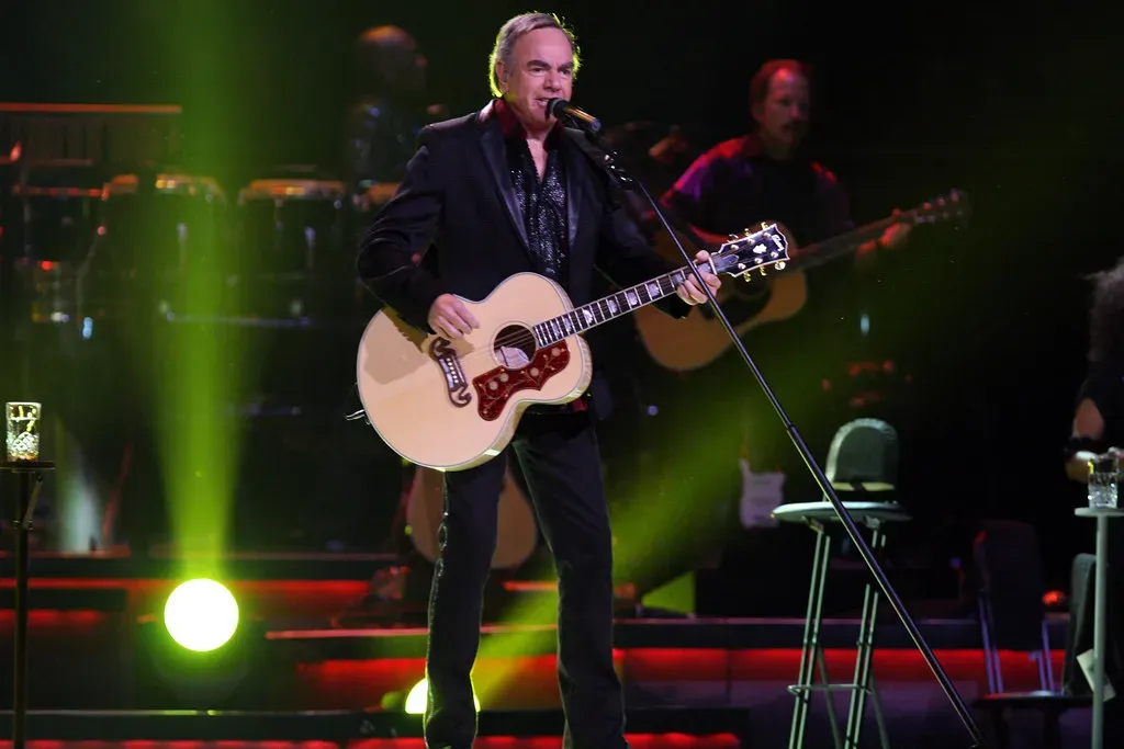 1. Neil Diamond (Eva Rinaldi Celebrity Photographer, Flickr, CC BY-SA 2.0)