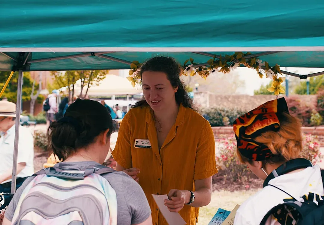 Volunteer Programs That Benefit Hundreds of Charities (Image Credits: Unsplash)