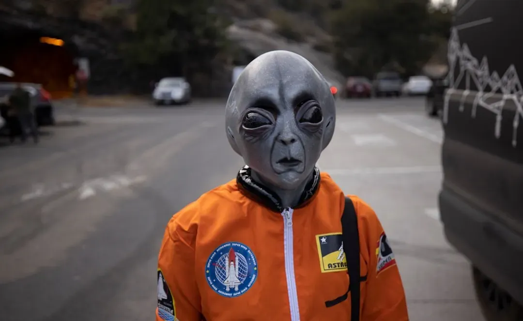 2. Signs and the aliens allergic to Earth's most common substance (Image Credits: Unsplash)