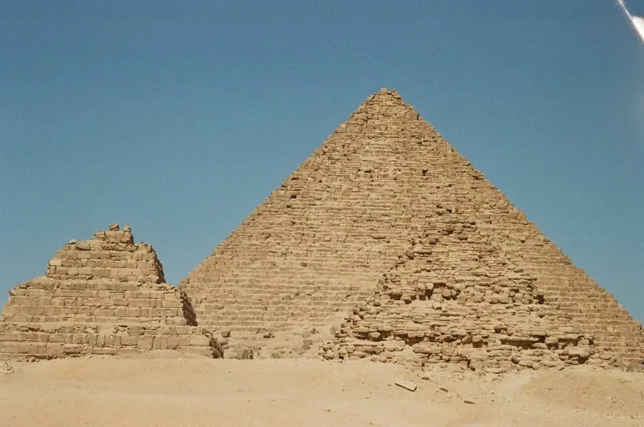 The Giza Pyramid Builders' Walls: Worker Graffiti Inside the Monuments (Image Credits: Pexels)