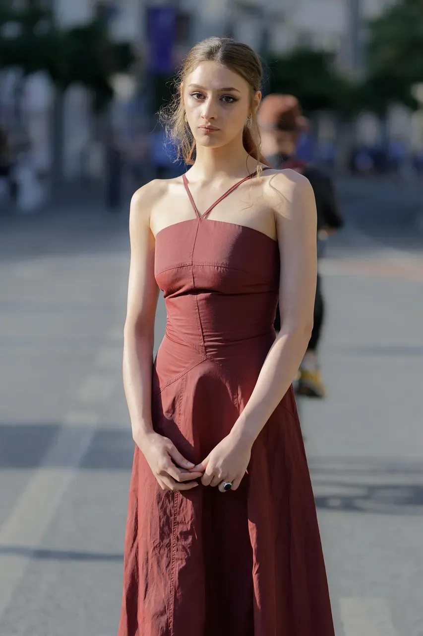 Burgundy and Deep Reds: Drama with Sophistication (Image Credits: Pixabay)