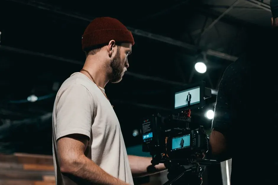 Writing Versus Staging (Image Credits: Pexels)