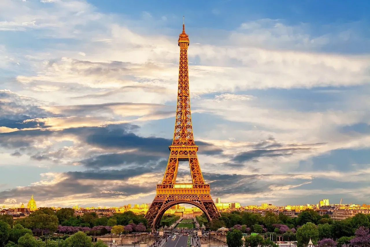 The Eiffel Tower Was Nearly Torn Down After 20 Years (Image Credits: Pixabay)