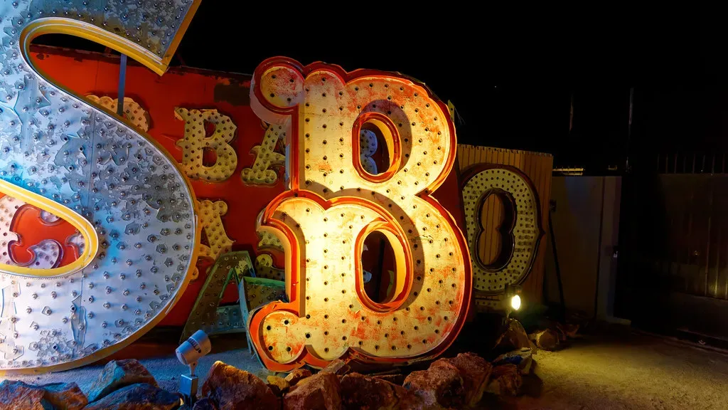 The La Concha Lobby: A Piece of Architecture Saved From Demolition (Miguel Discart & Kiri Karma, Flickr, CC BY-SA 2.0)