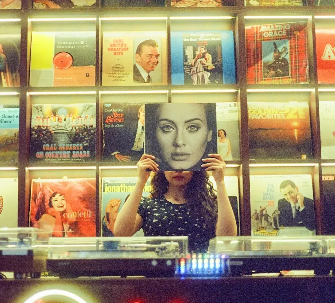 How Her Albums Rewrote the Rules of a Streaming Era (Image Credits: Unsplash)