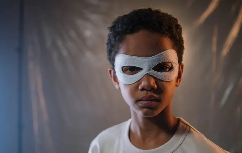 5. Ignoring the Signs of "Child Actor Syndrome" (Image Credits: Pexels)