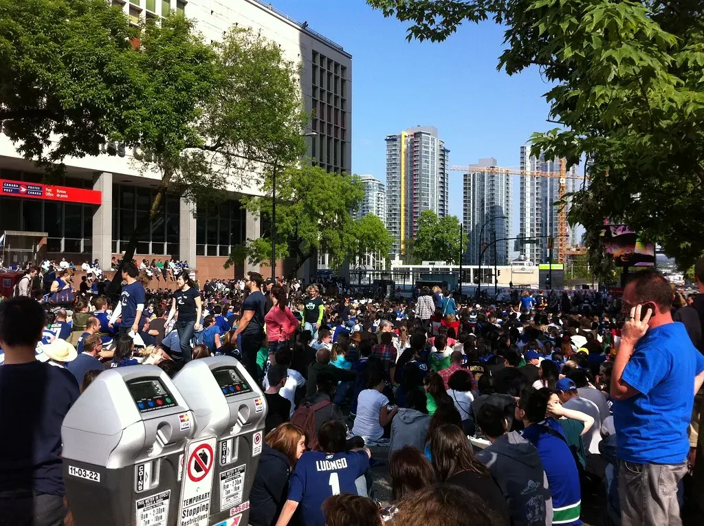 The Stanley Cup Champion Faithful Who Remembers Every Playoff Run (kcxd, Flickr, CC BY 2.0)