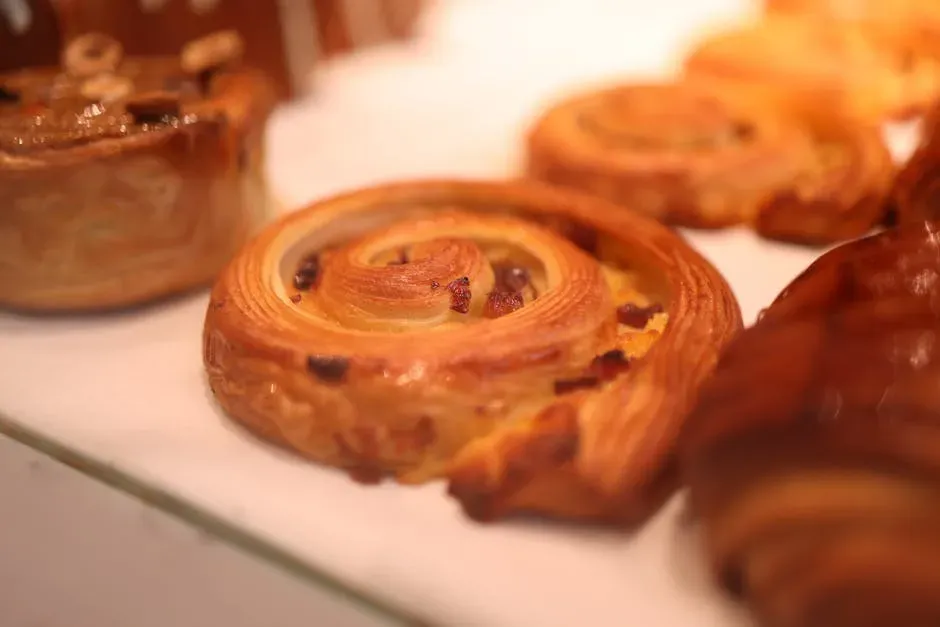 12. Hardee's Cinnamon N' Raisin Biscuits - Over 20 Years in the Vault (Image Credits: Pexels)