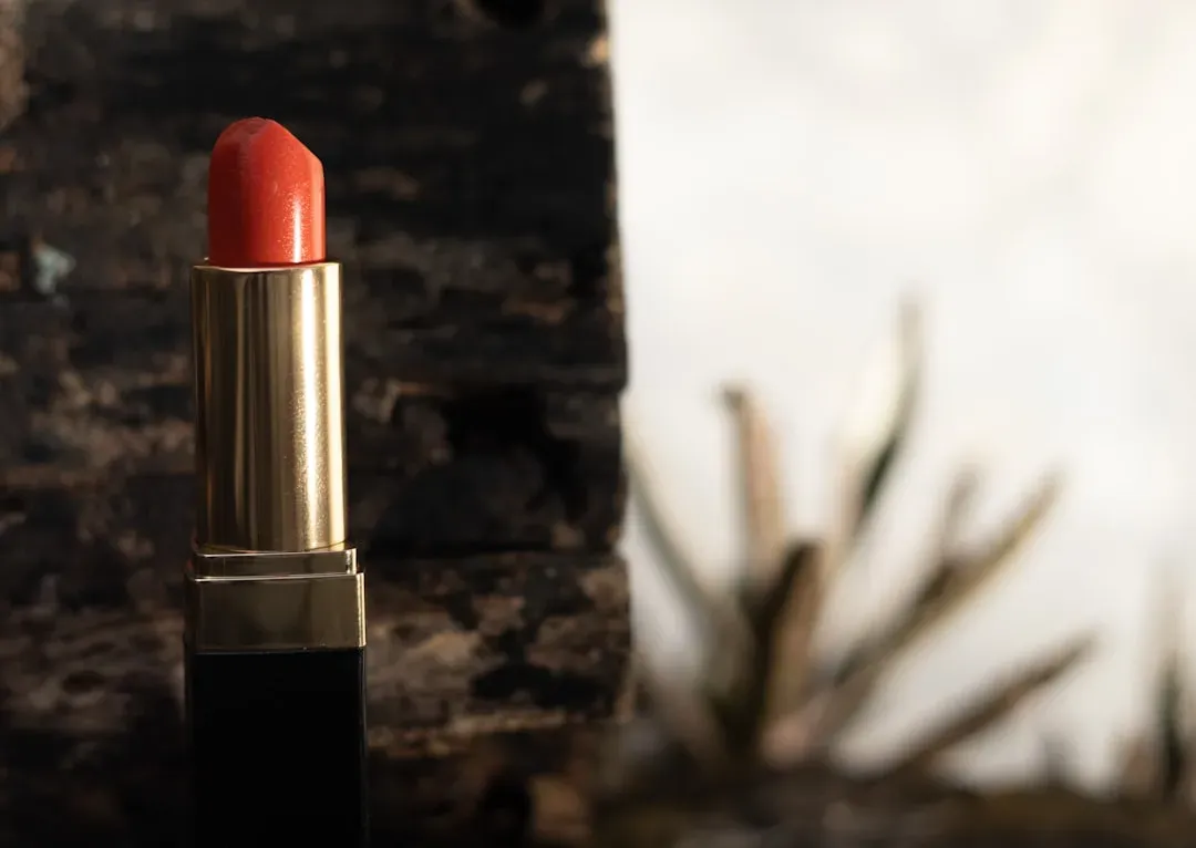 2. The Lipstick Tube: Cosmetics From 4,000 Years Ago (Image Credits: Unsplash)