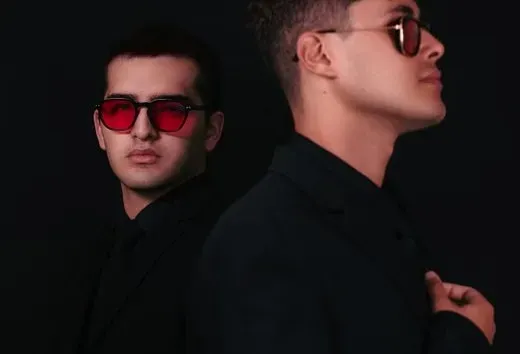 9. The Men in Black Suits (Men in Black, 1997) (Image Credits: Pexels)