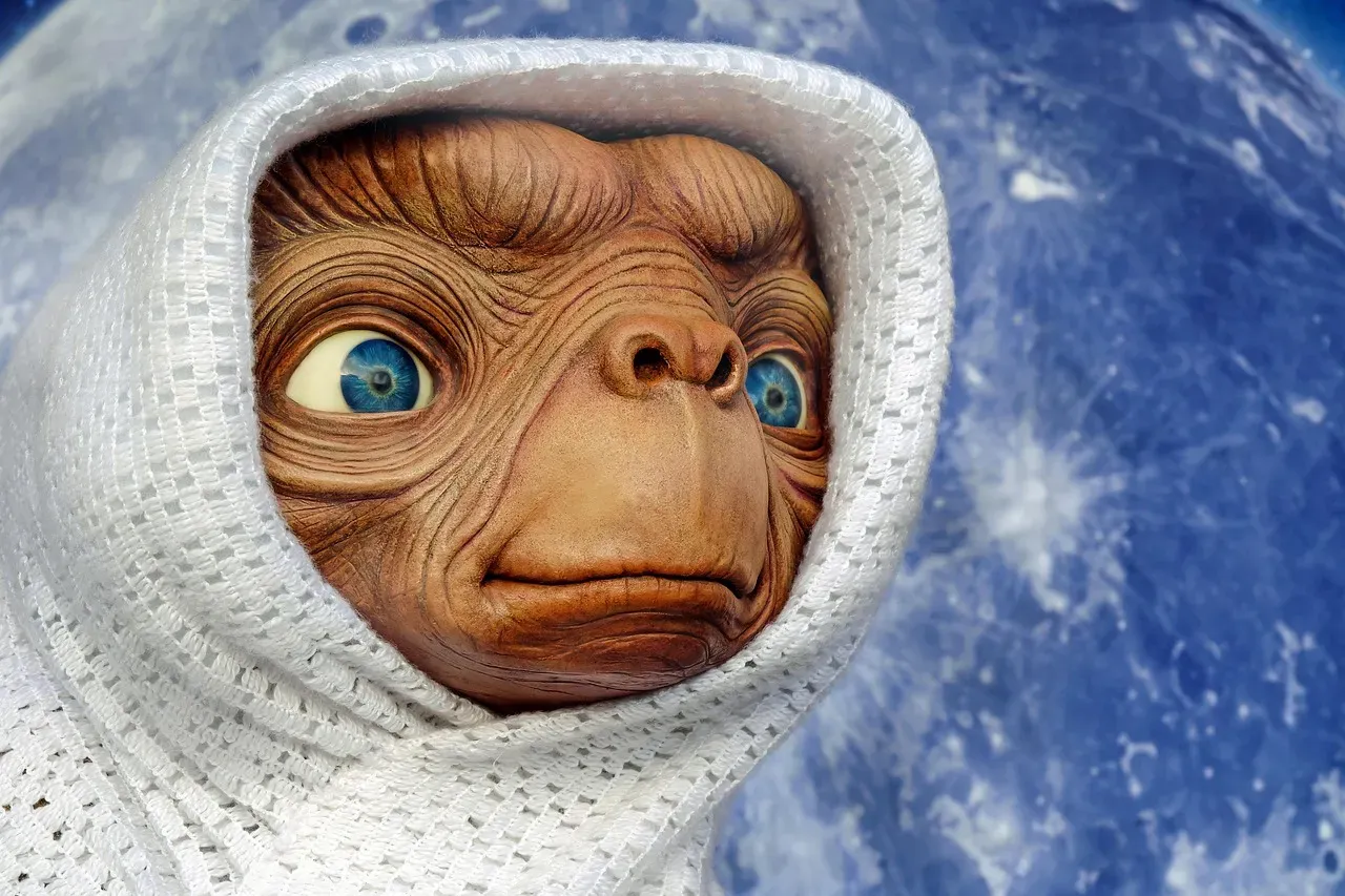 7. E.T. the Extra-Terrestrial and the Bittersweet Goodbye (Image Credits: Pixabay)