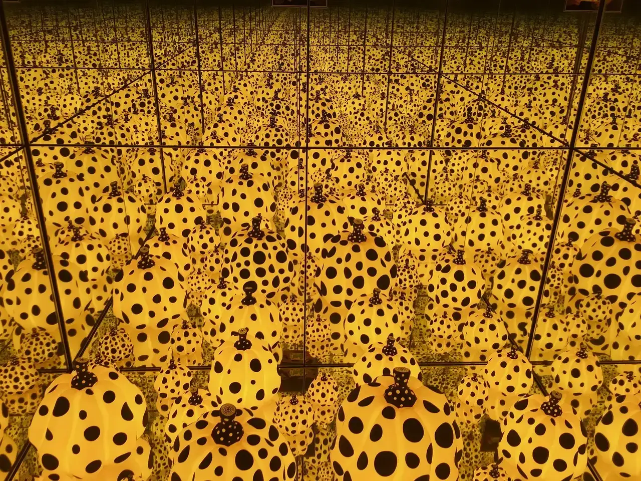 Yayoi Kusama: Infinity and Obsession (Image Credits: Pixabay)