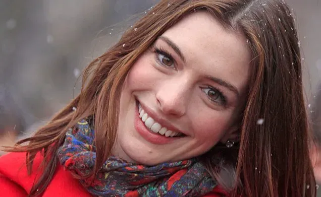 4. Anne Hathaway's real fall in The Princess Diaries (Image Credits: Wikimedia)