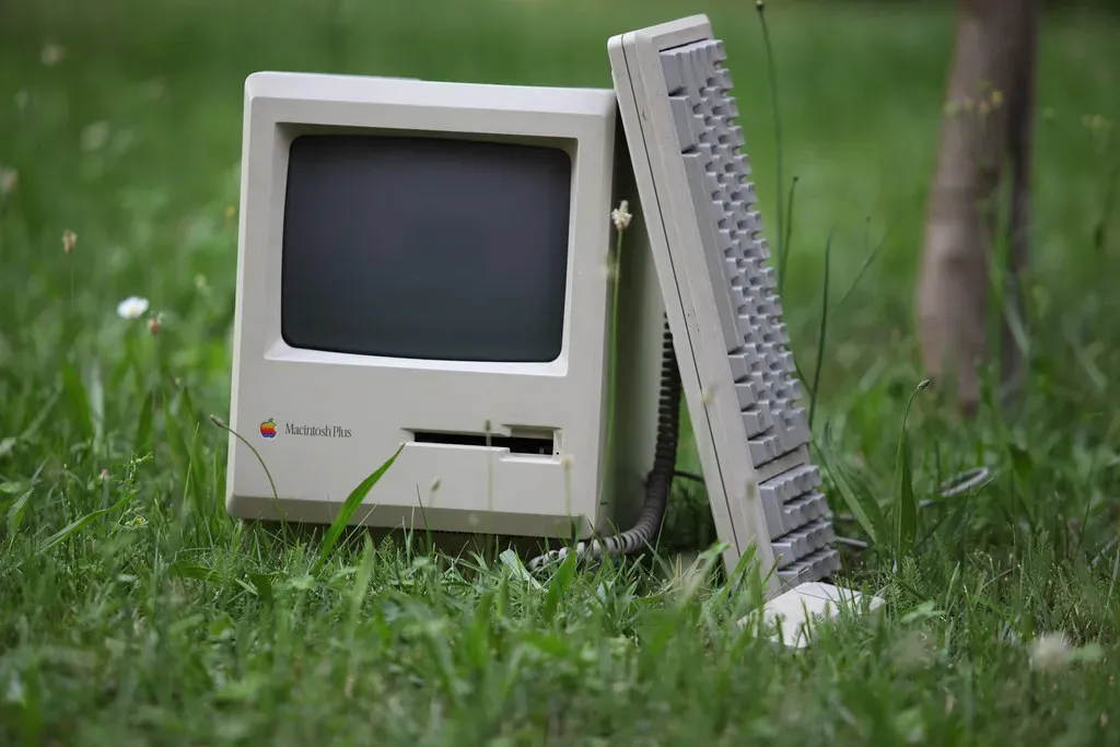 4. Impossibly Unrealistic Technology Depictions (br1dotcom, Flickr, CC BY 2.0)