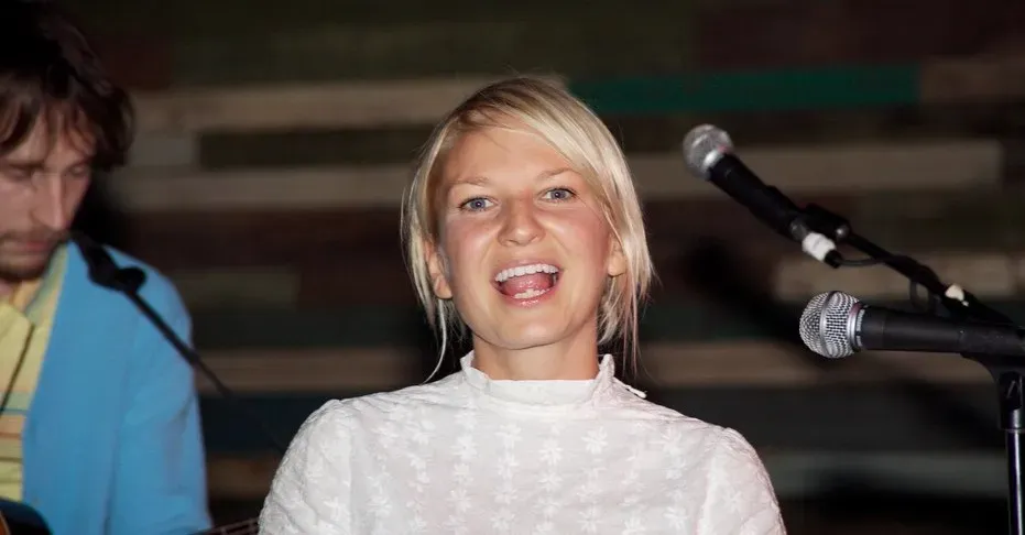 Sia's years as pop's most anonymous hitmaker (Image Credits: Flickr)