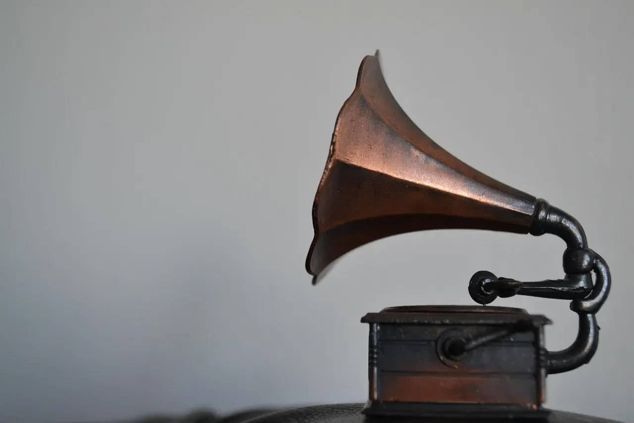 1. Haruki Murakami - Jazz, Classical, and the Story Beneath the Story (Image Credits: Pixabay)