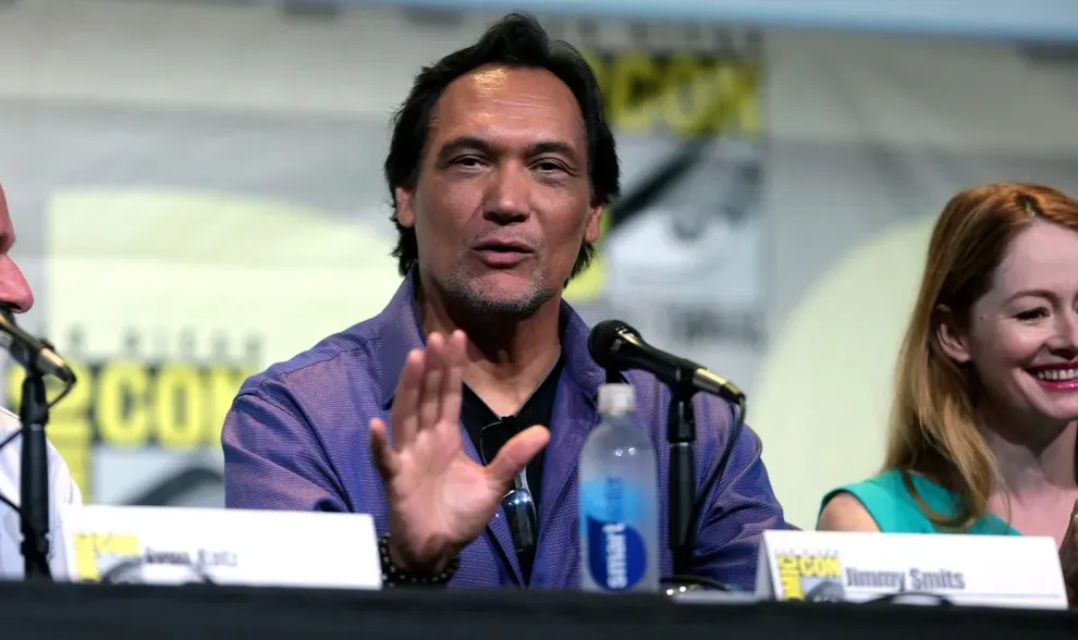 4. Jimmy Smits made NYPD Blue his own after David Caruso quit in a salary dispute (Image Credits: Flickr)