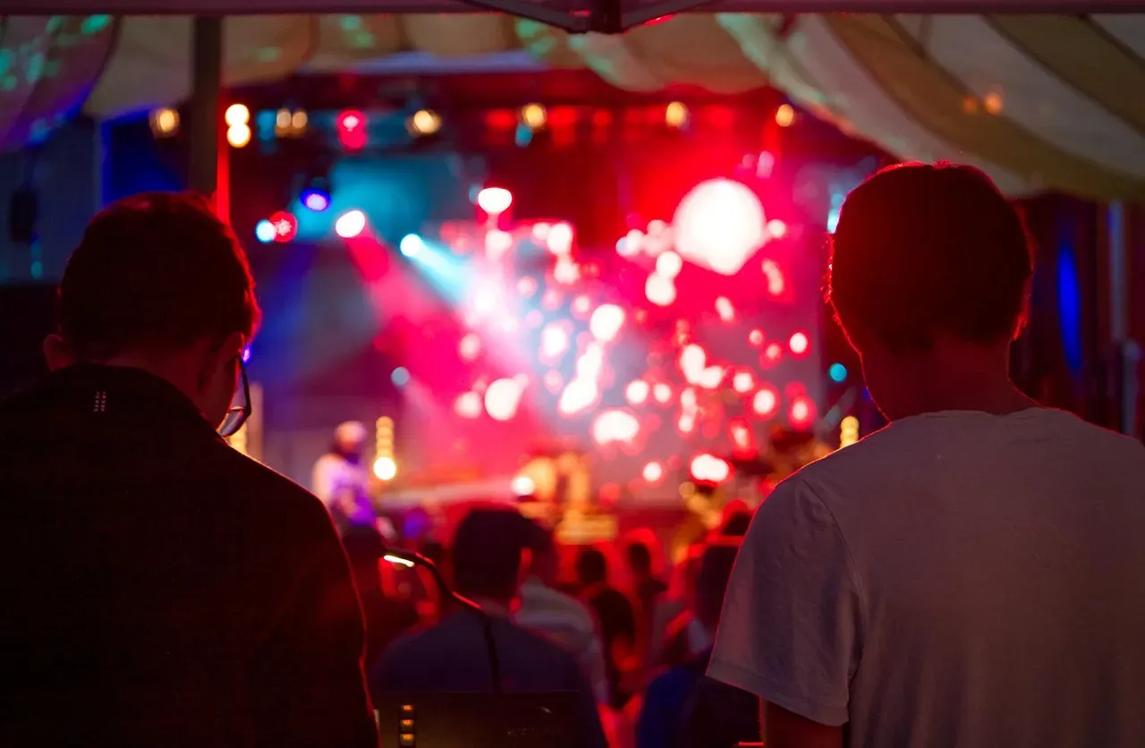 Technology Integration: Data, Personalization, and Operational Efficiency (Image Credits: Pixabay)