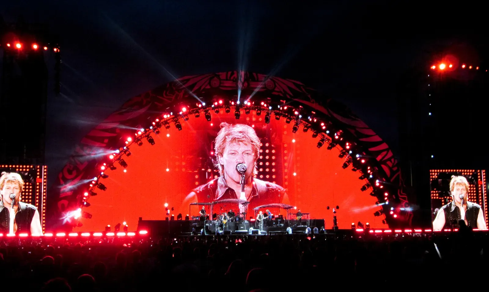 3. Livin' on a Prayer – Bon Jovi (1986) (Image Credits: Wikimedia)