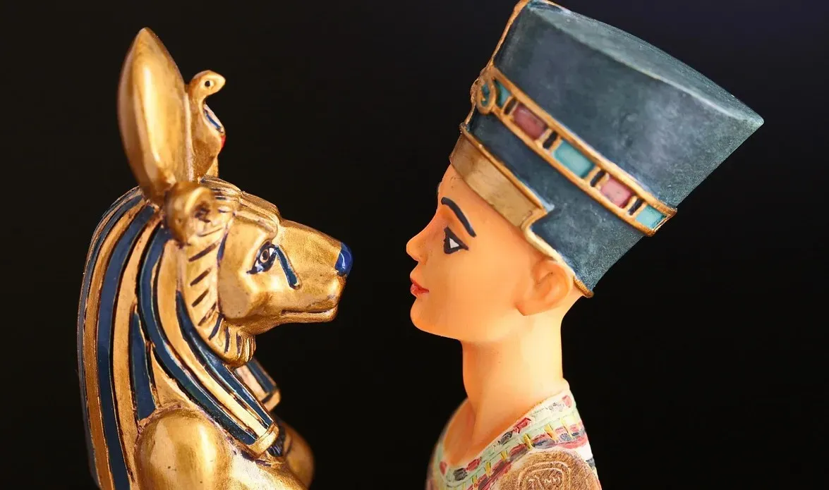 2. Cleopatra - The Last Pharaoh Who Played the Long Game (Image Credits: Pixabay)