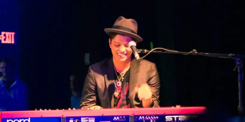 5. Uptown Funk – Mark Ronson featuring Bruno Mars (Image Credits: Flickr)