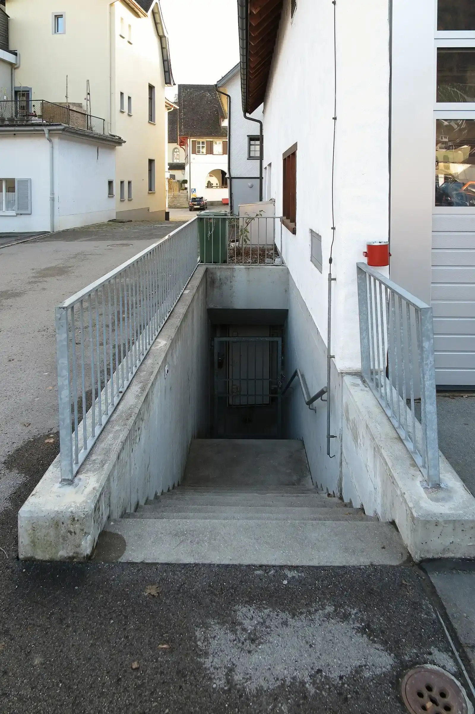 5. The Hidden Community Living Below (Swiss Civil Defense Bunker, CC BY 2.0)