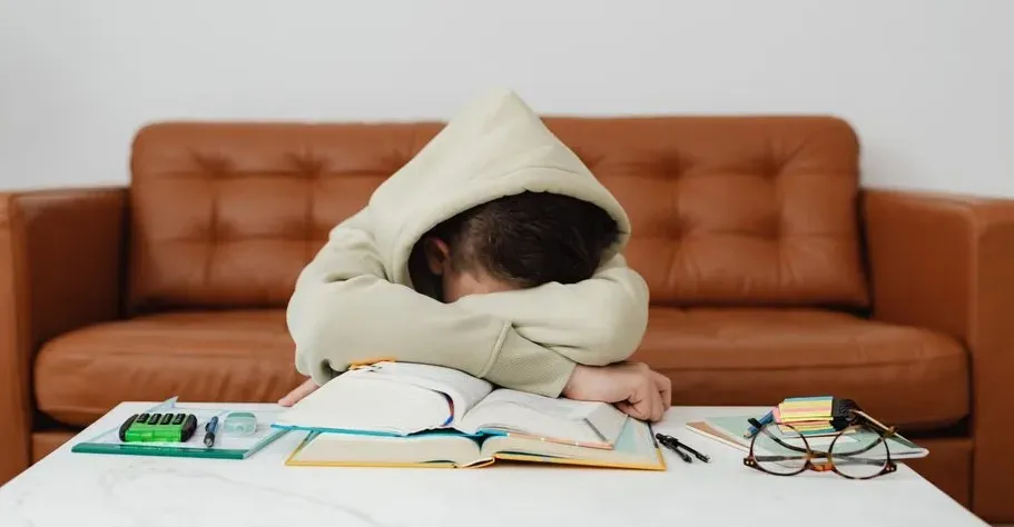 9. Overworking During Critical Developmental Years (Image Credits: Pexels)