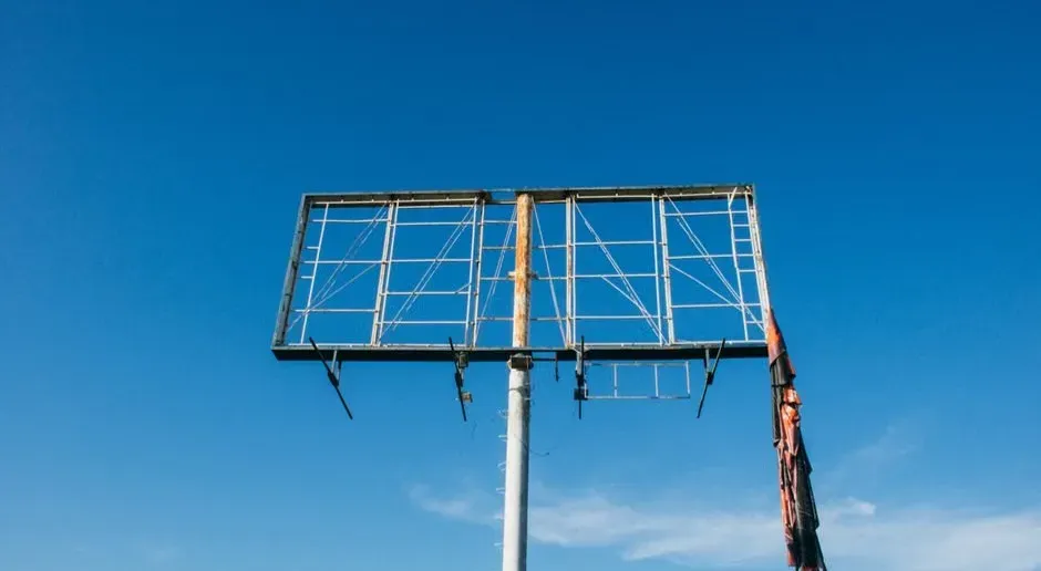 Why It Stayed Up After the Ads Stopped (Image Credits: Pexels)