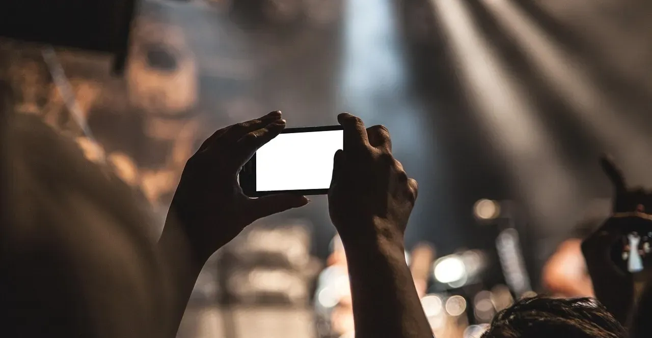 11. Bending the strict no filming rule for a few seconds (Image Credits: Pixabay)