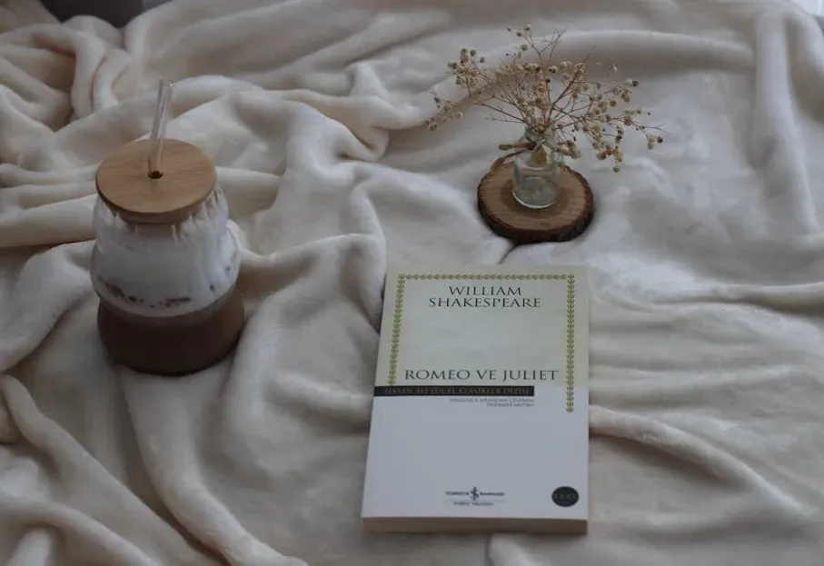 5. Romeo and Juliet by William Shakespeare (Image Credits: Pexels)