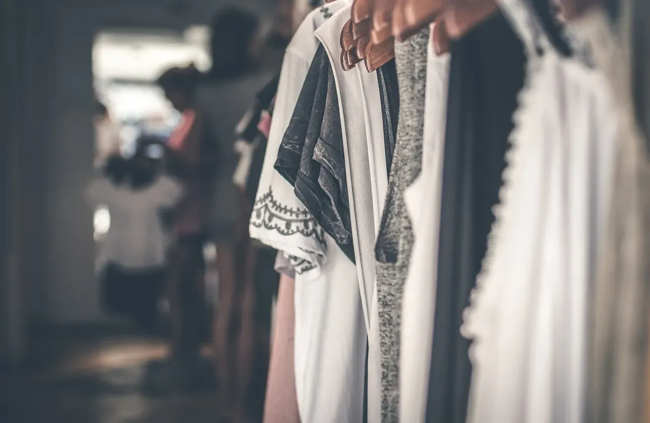 2. Using Costume Changes as Storytelling, Not Just Fashion (Image Credits: Pixabay)