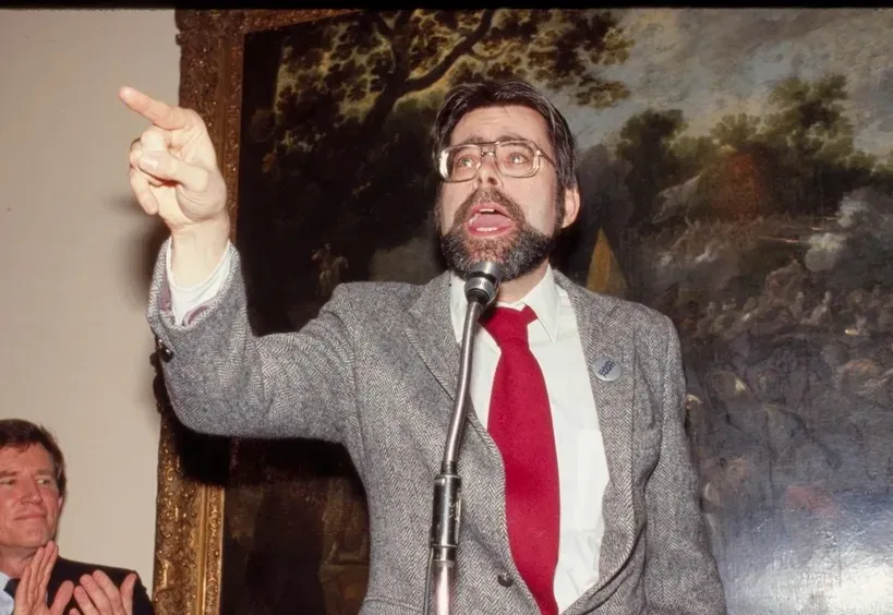 Stephen King's Secret Identity as Richard Bachman (Image Credits: Rawpixel)