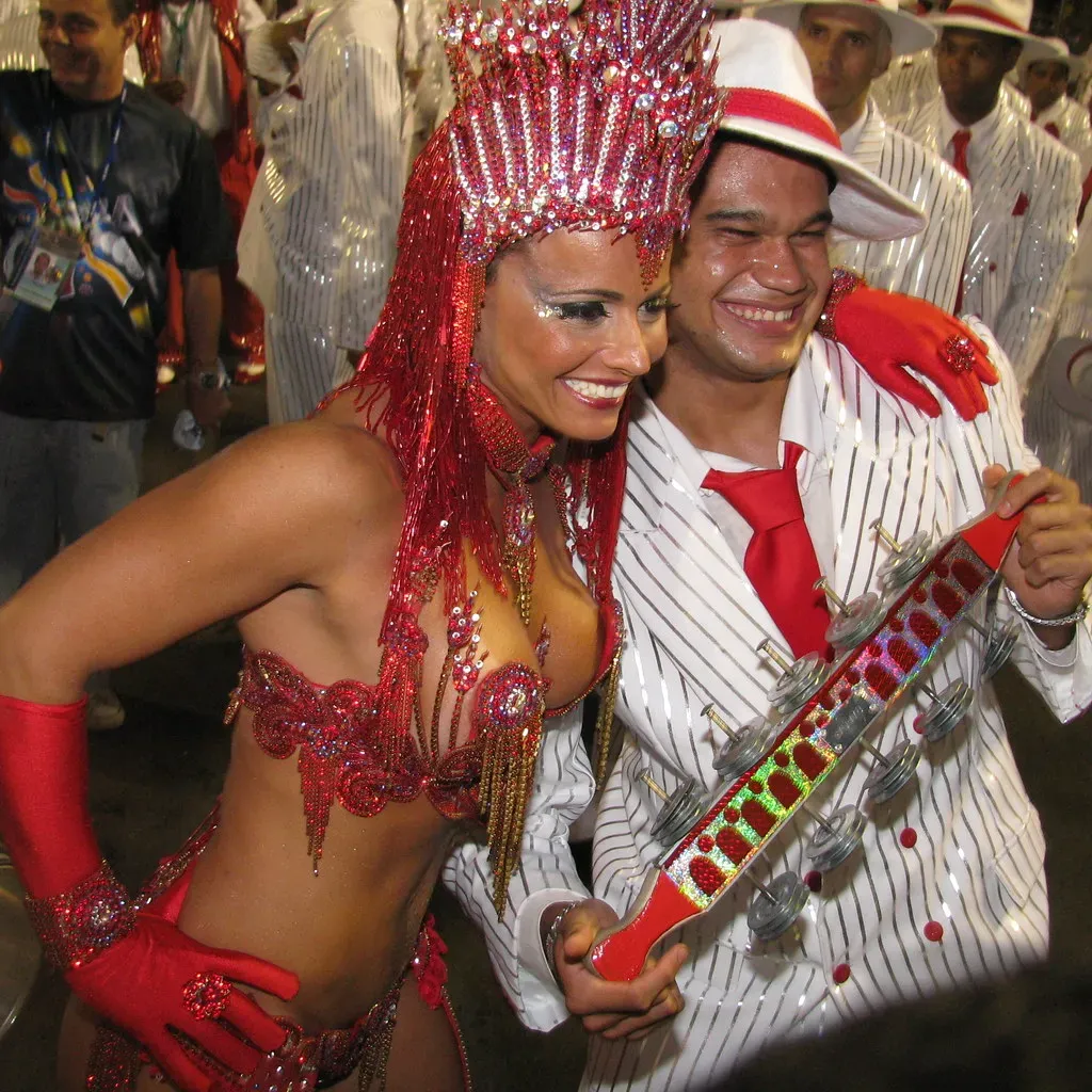 What "Social Battery" Actually Means (https://linktr.ee/carnaval.com, Flickr, CC BY 2.0)