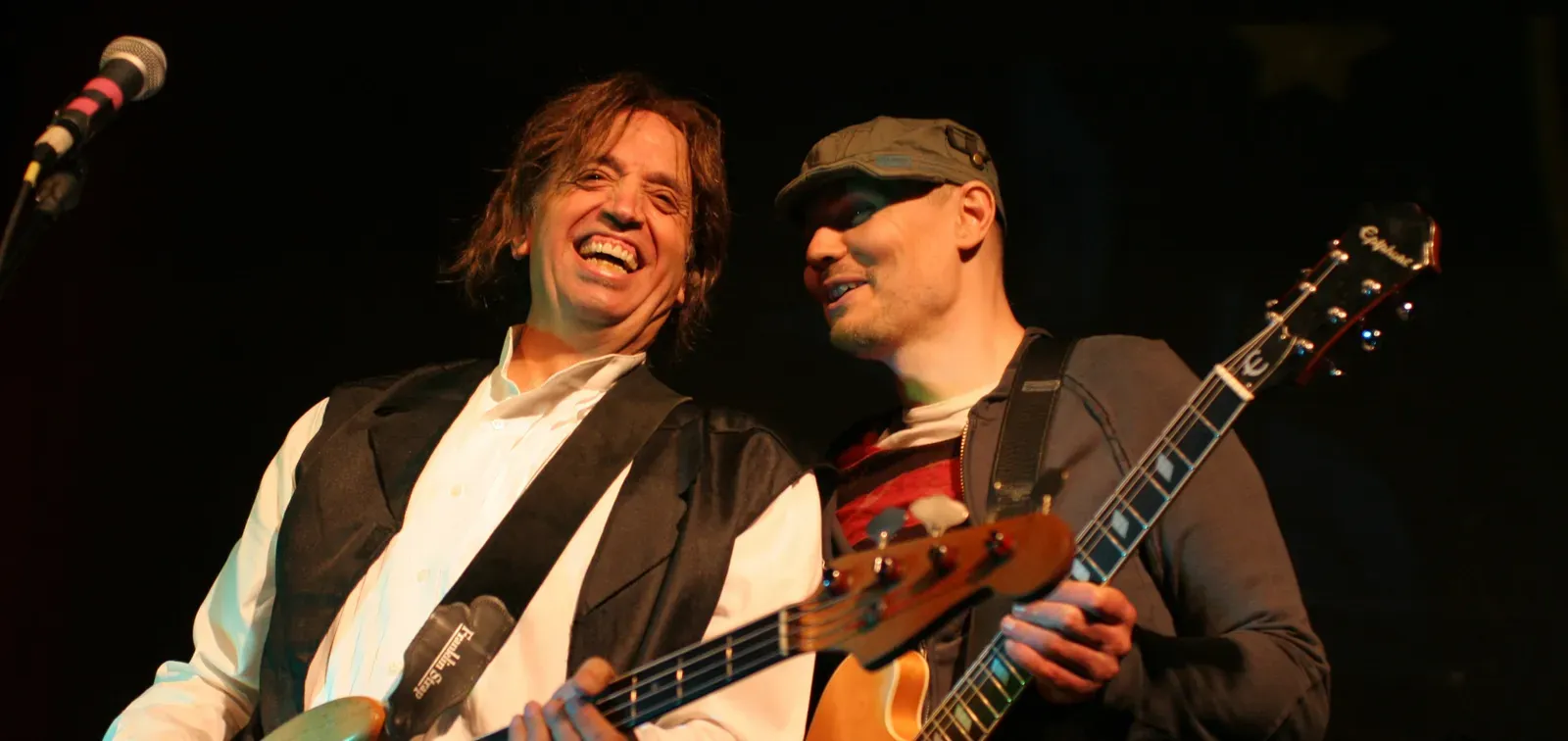 9. The Smashing Pumpkins (Image Credits: Wikimedia)