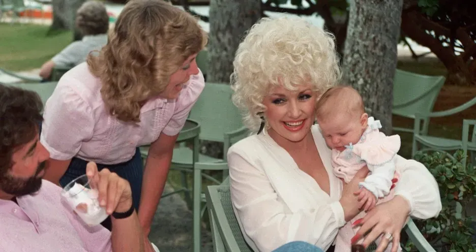 1. Dolly Parton keeps her life centered in Sevierville, Tennessee (Image Credits: Flickr)