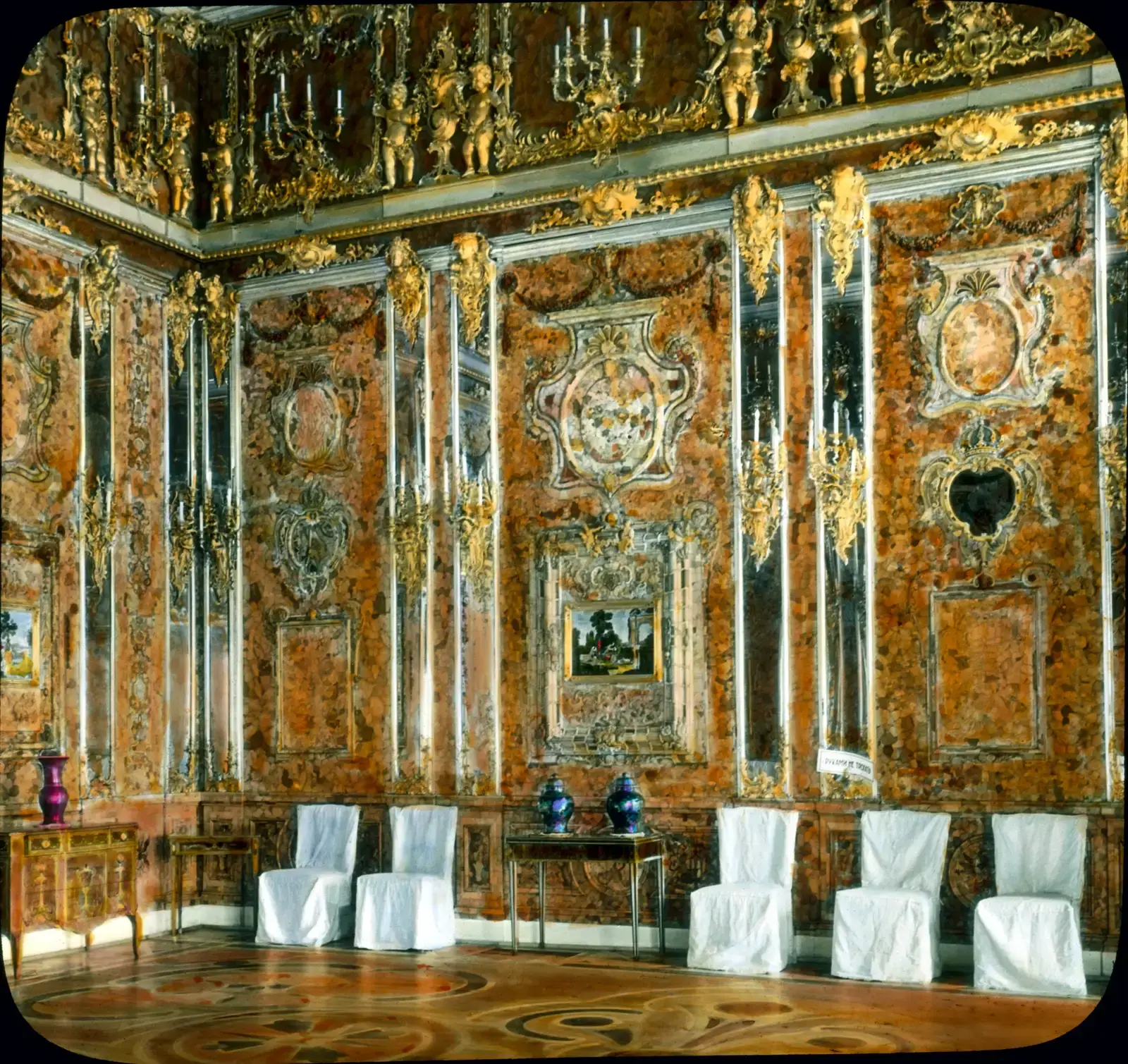 The Amber Room Sculptures: Swallowed by WWII (Courtesy Special Collections, UC Santa Cruz, (direct link), Public domain)