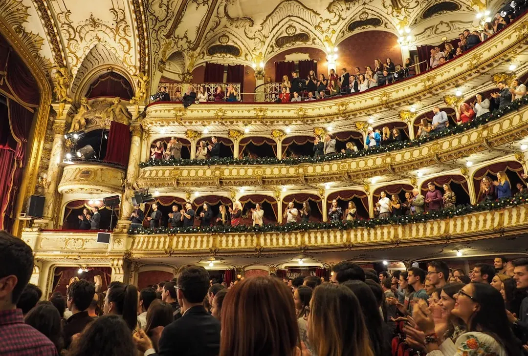 11. The Pavarotti Record and Opera's Complicated Relationship With Encores (Image Credits: Unsplash)