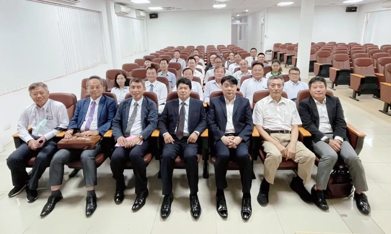 What Homeowners Can Actually Do to Fight Back (Image Credits: Wikimedia)