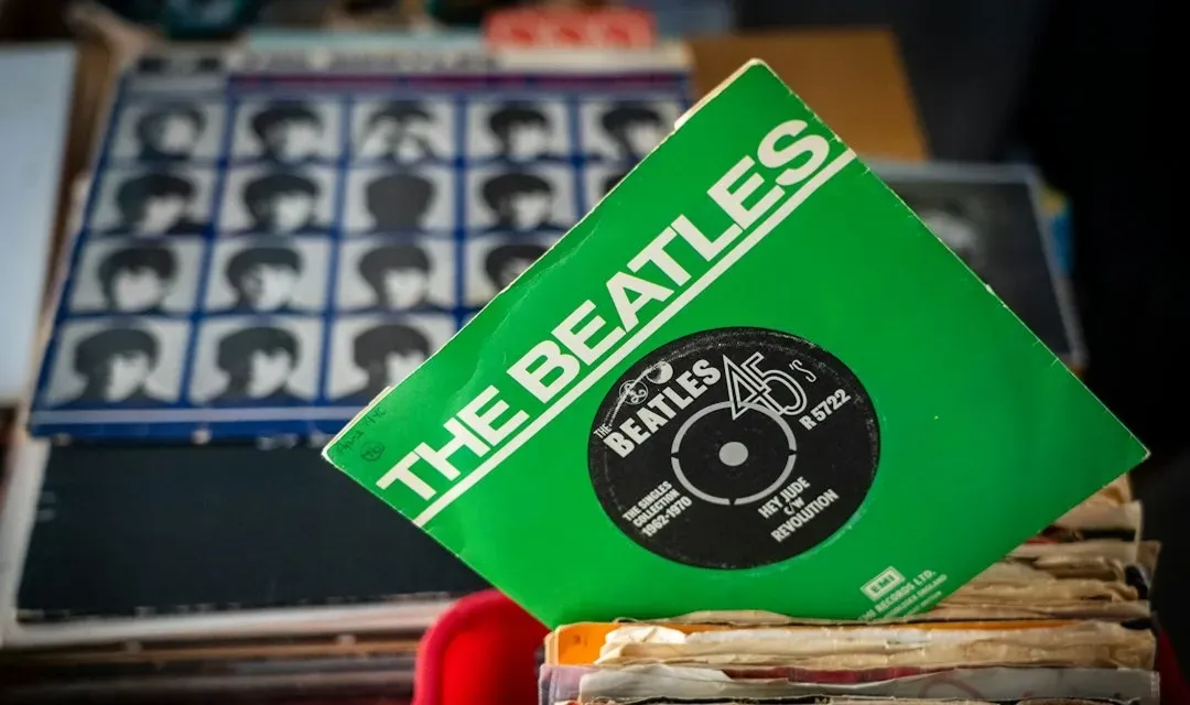 Paul McCartney and the Tune That Arrived in a Dream (Image Credits: Unsplash)