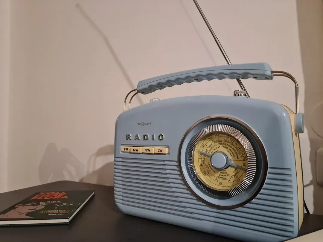 2. The War of the Worlds Broadcast: When a Radio Play Turned Into Chaos (Image Credits: Unsplash)