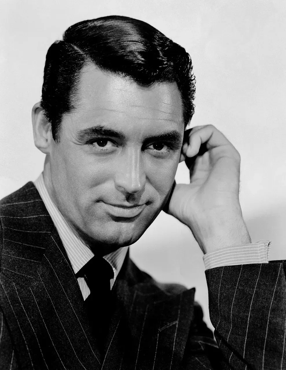 7. Cary Grant's Smooth Transition from Vaudeville to Film (Image Credits: Pixabay)