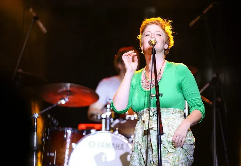 Sixpence None the Richer – "Kiss Me" (1999) (Image Credits: Flickr)